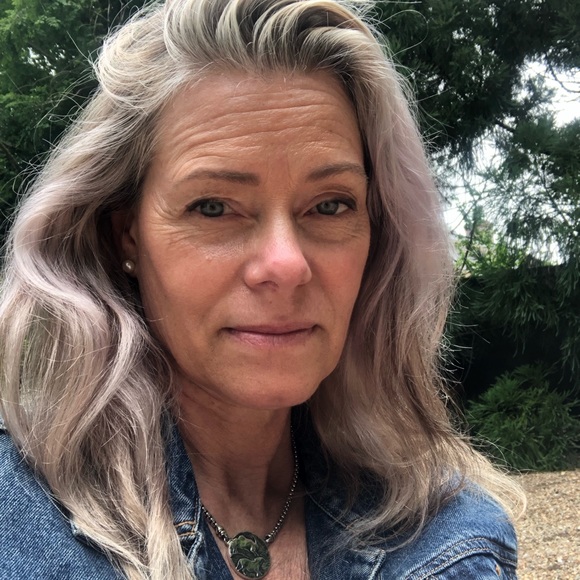 Meet your Posher, Leslie - Picture 3 of 4